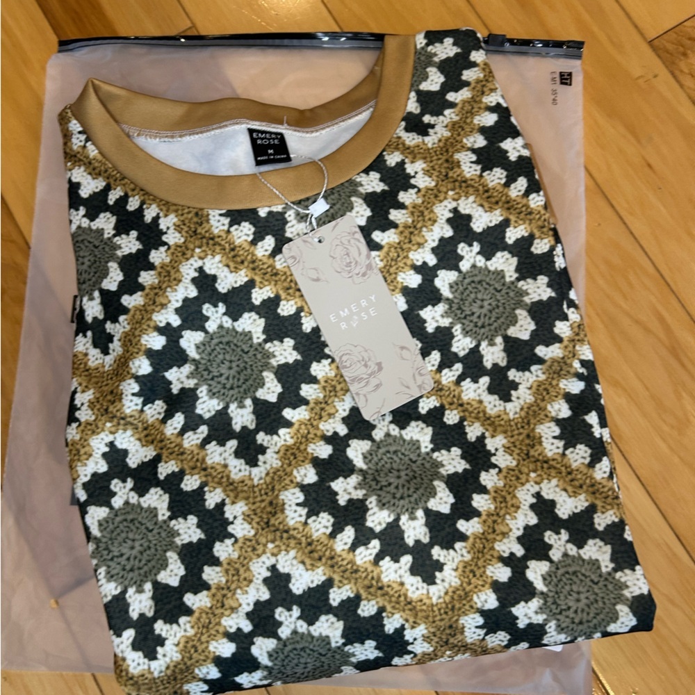 NWT Emery Rose Patterned Women’s Sweatshirt - Picture 3 of 10